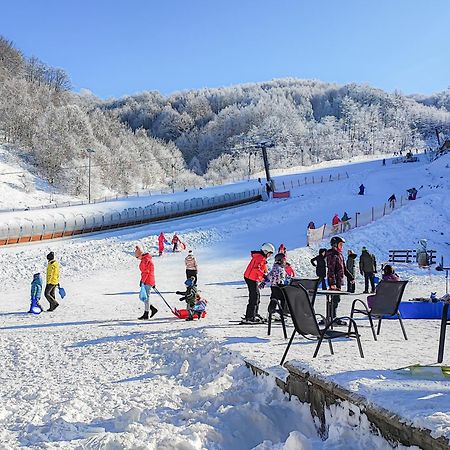 Hotel Junior Kopaonik Buitenkant foto