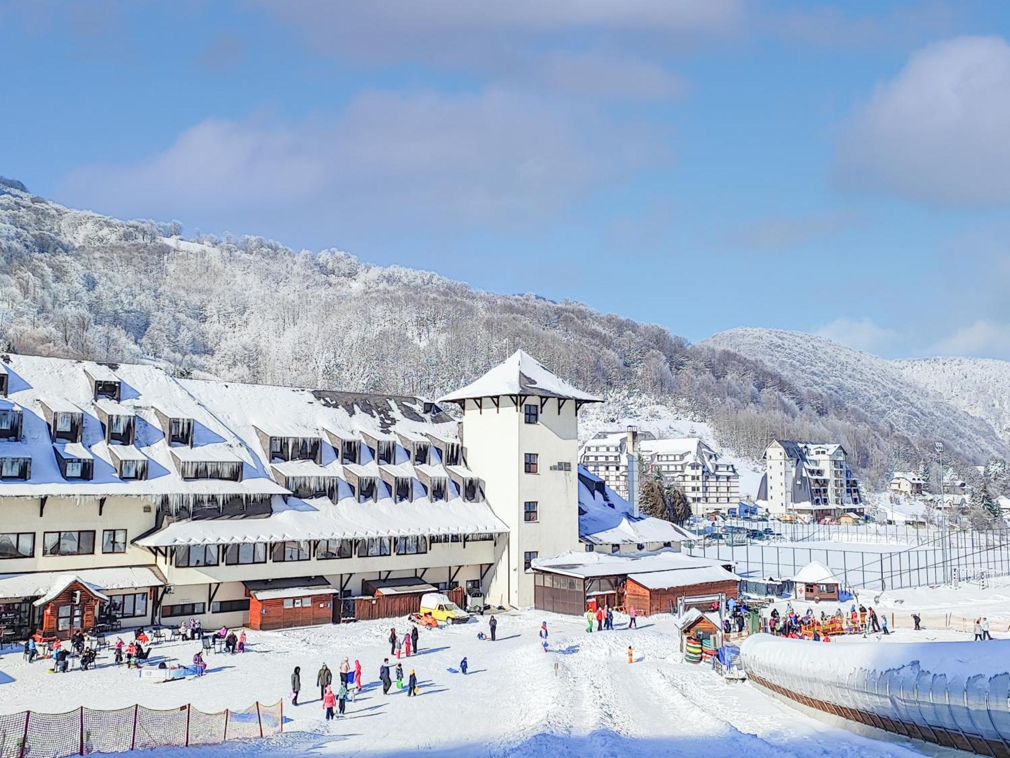 Hotel Junior Kopaonik Buitenkant foto