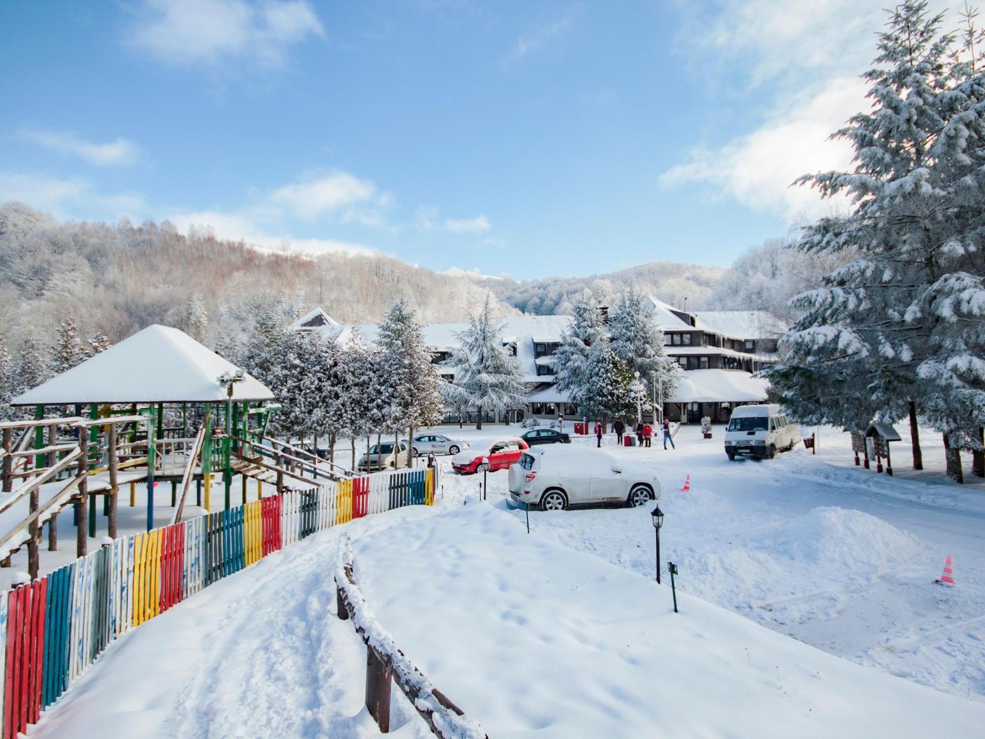 Hotel Junior Kopaonik Buitenkant foto
